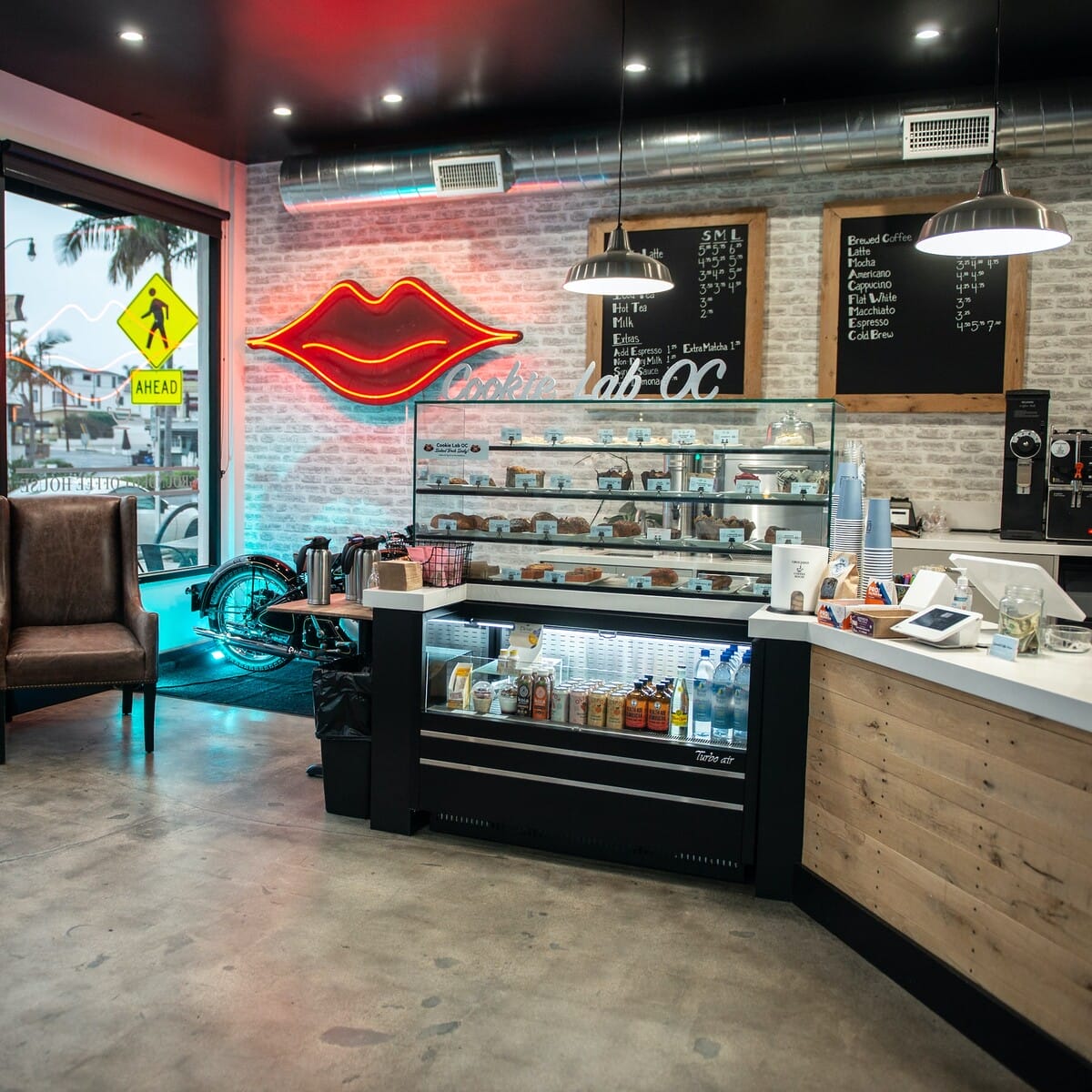 Grounded Coffee House_gc-square-0222-012-min