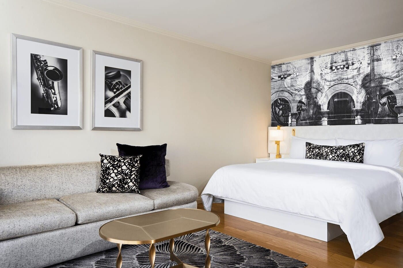 Avenue Of the Arts_trbCSMTXgr-201714-Traditional King-High-min