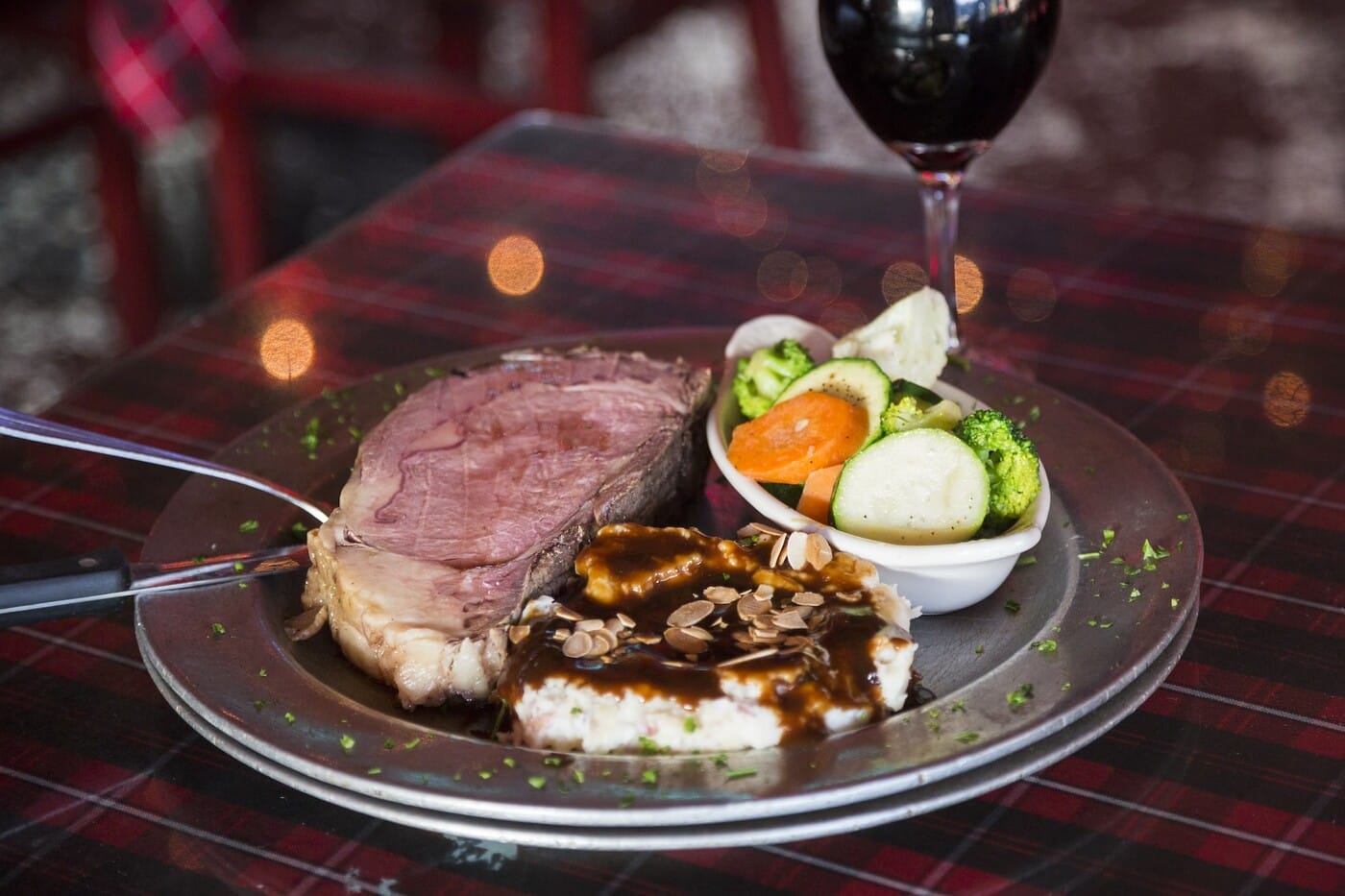 Credit Tim McCaig_Heroes_ROASTED PRIME RIB OF BEEF_5O5A9371-min