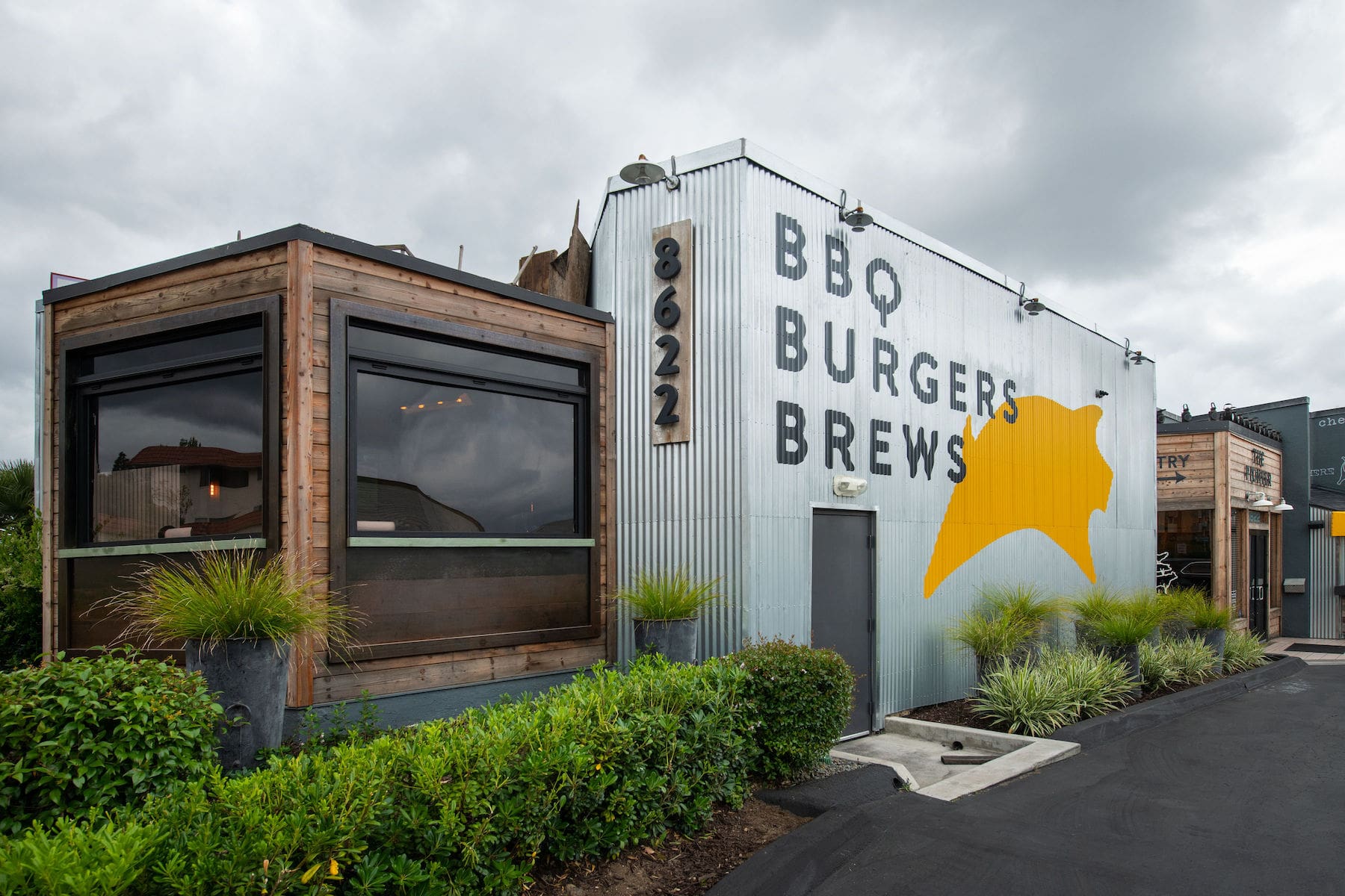 Cohn Restaurant Group_Pioneer BBQ_Exterior 2-min