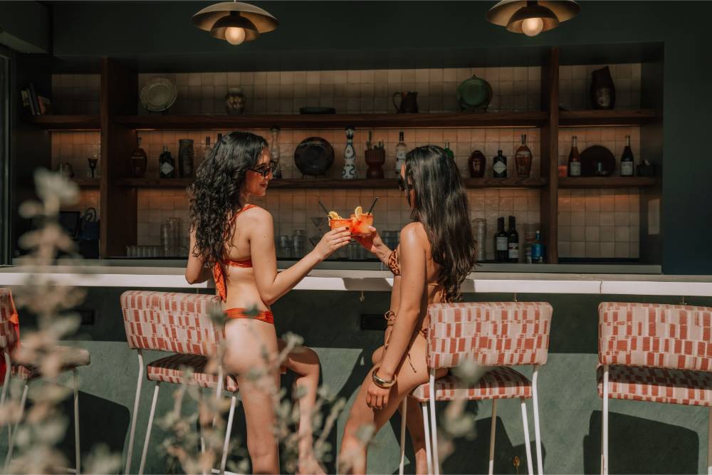 24_High Moon Pool Bar_Royal Sun Palm Springs_credit-Samuel Di Leo