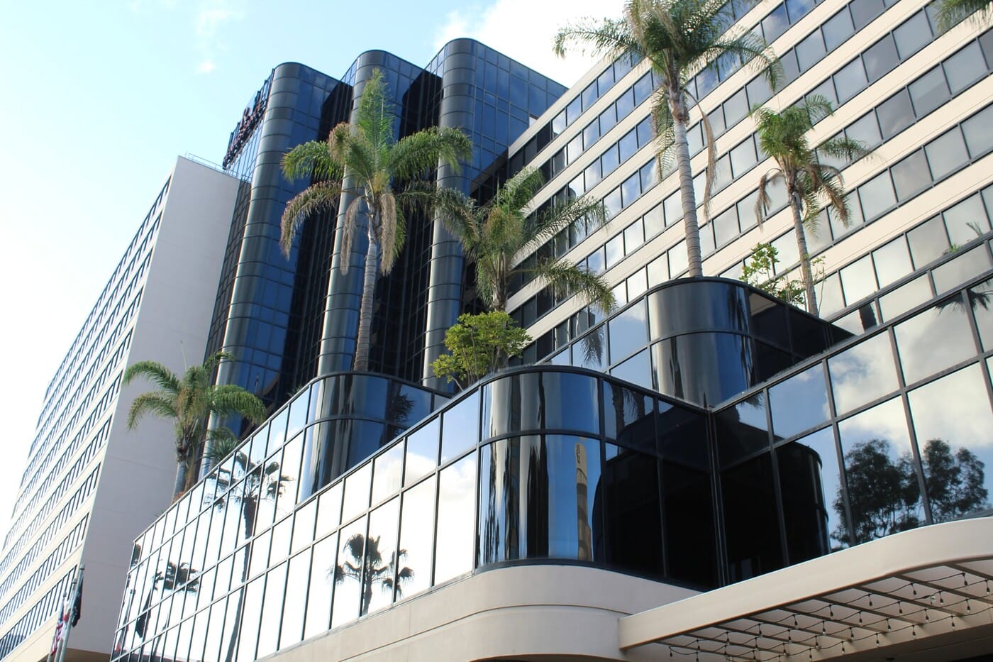 Renaissance Long Beach Hotel LGBRN_Exterior