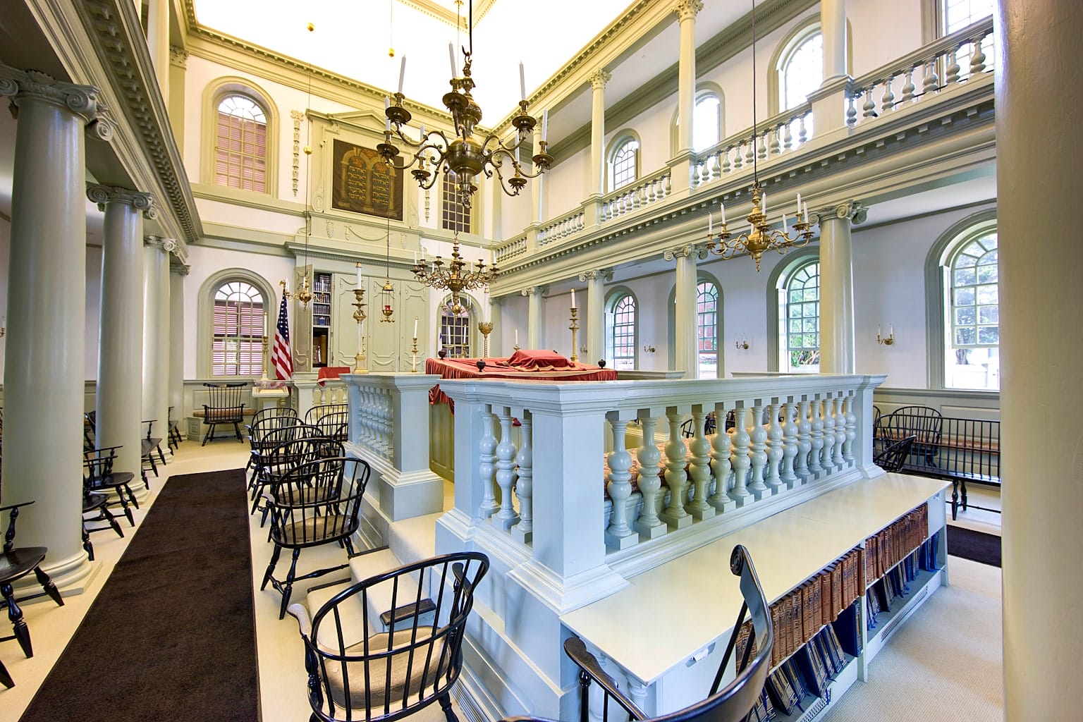 touro synagogue interior2_credit Michael Melford-min