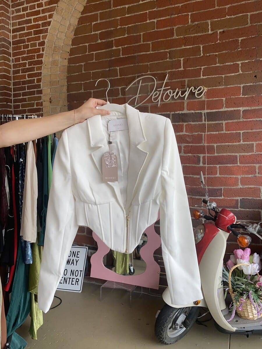 Detoure_IMG_7344-min