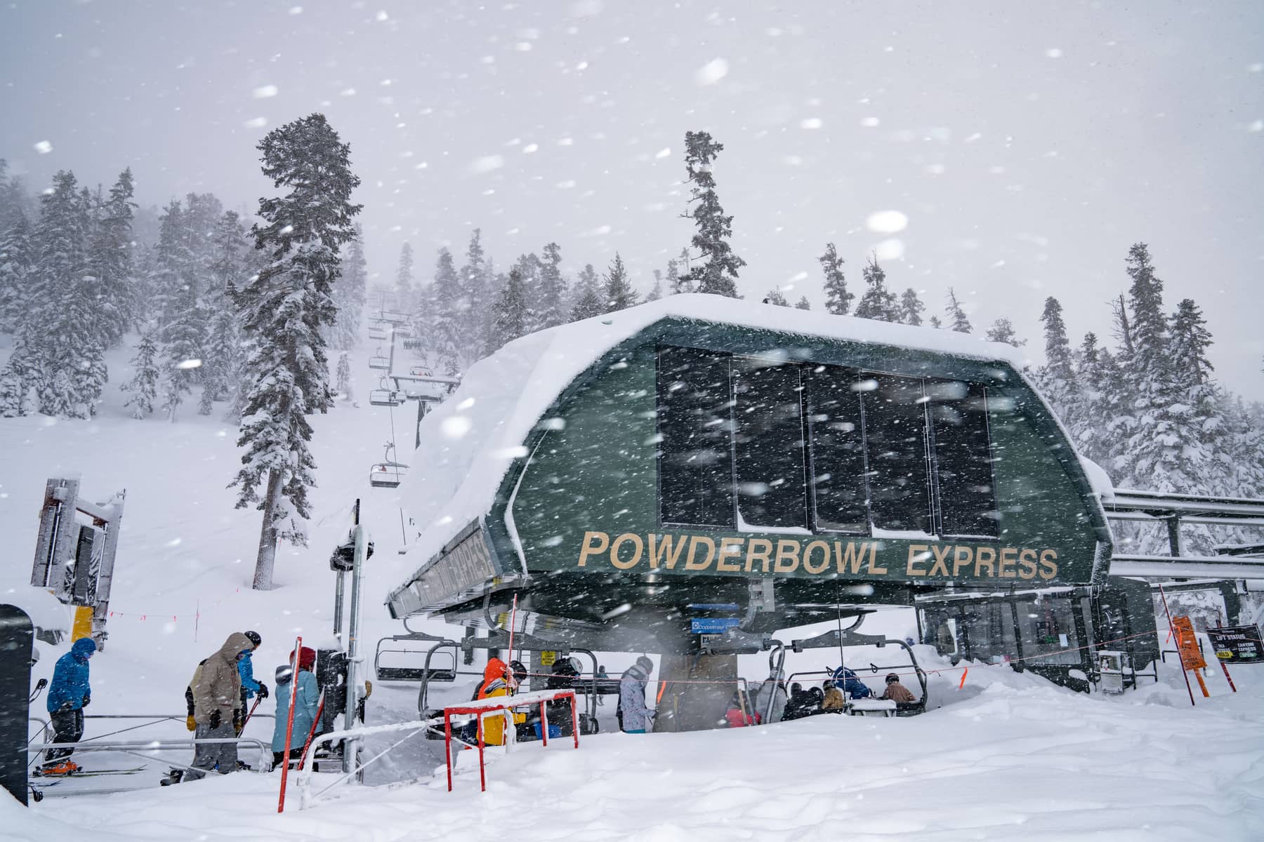 20220110_HV_PowDayCaliforniaSide_Morris_017-1800x1200-d6c649c9-cc8e-4825-adc3-06e29a75ef61-min