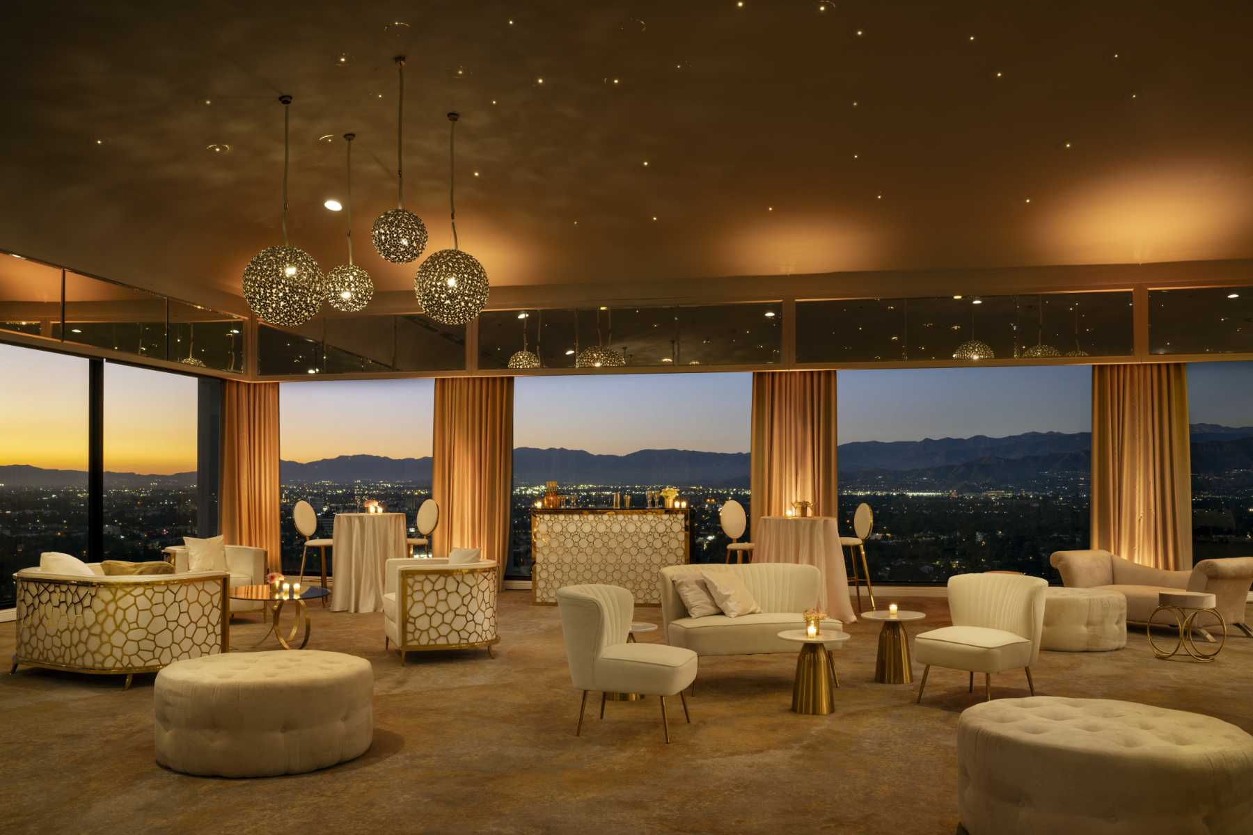 Sheraton Universal BURSI_Starview_Ballroom_Evening_Social_Event