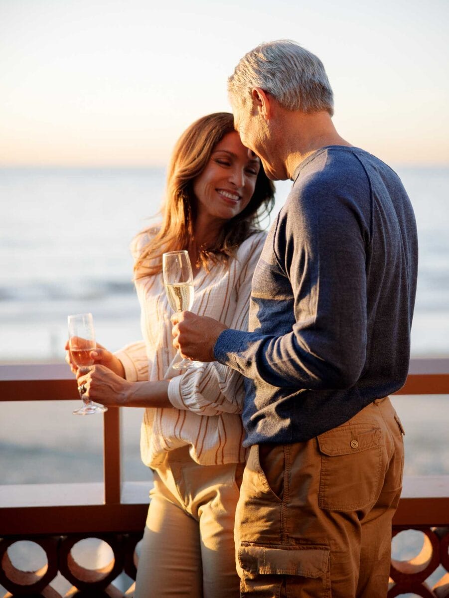 Shores Hotel - Couple