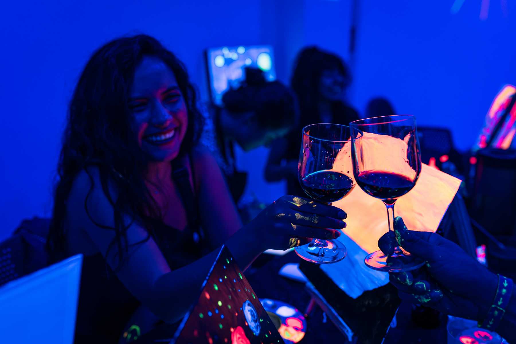 Neon Brush Experience 527769-PAINT_IN_THE_DARK_MK1_AV-80_fbhny2-628afc-original-1709061245