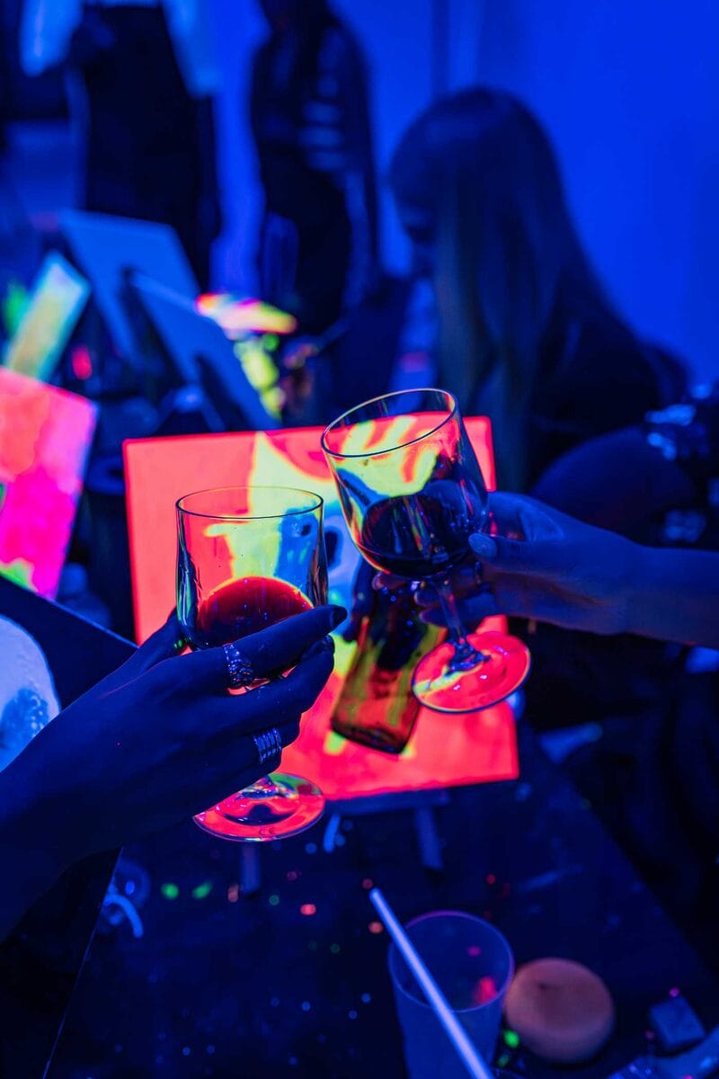 Neon Brush Experience 527772-PAINT_IN_THE_DARK_MK1_AV-86_pdj3ay-f96ec8-original-1709061247