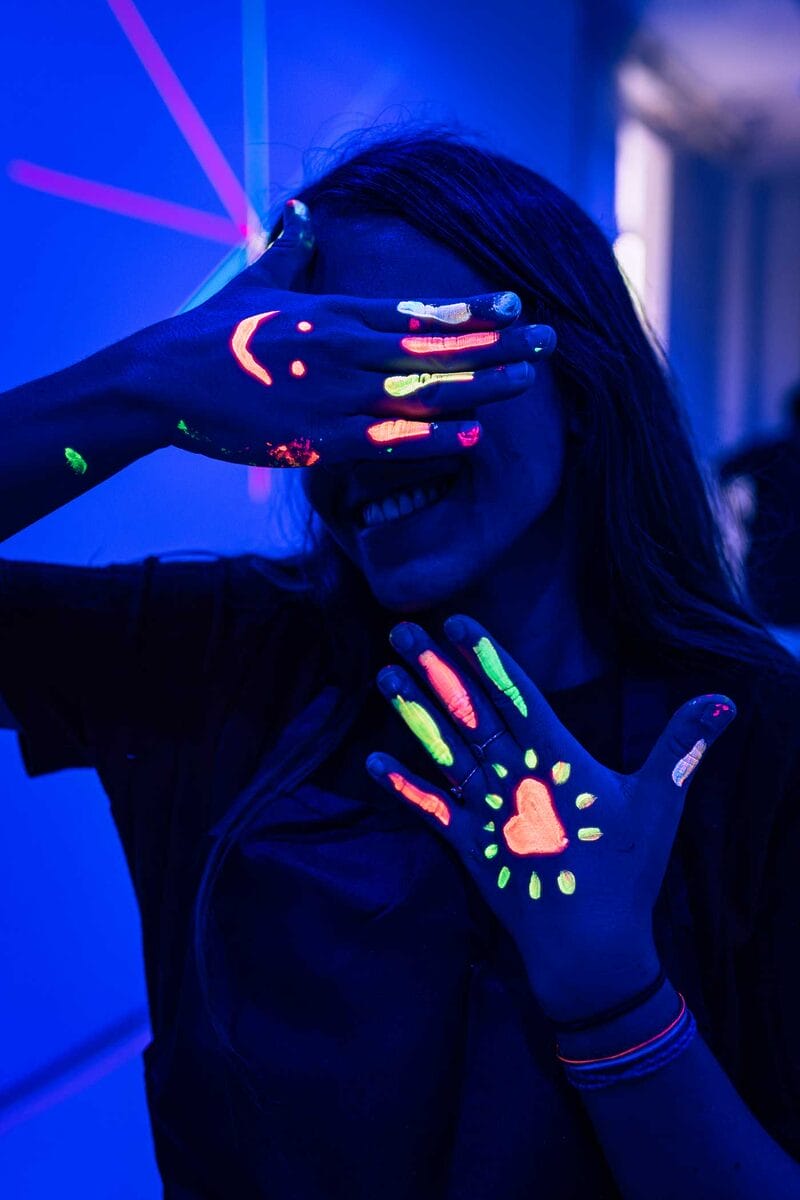 Neon Brush Experience 527786-PAINT_IN_THE_DARK_MK1_AV-111_qdptmh-ca69b7-original-1709061332