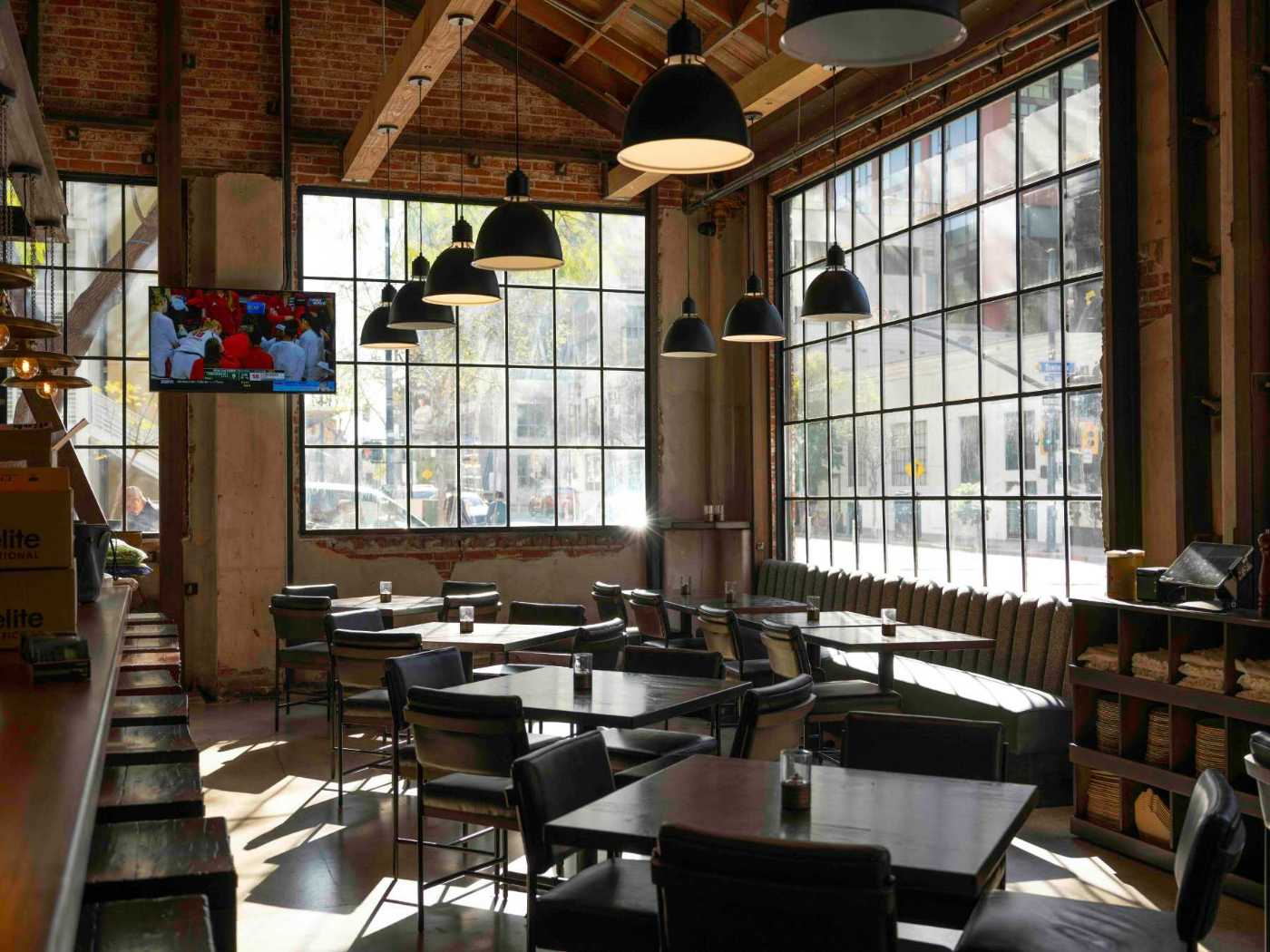 Far Corner_Dining room1_PC Kai Diaz