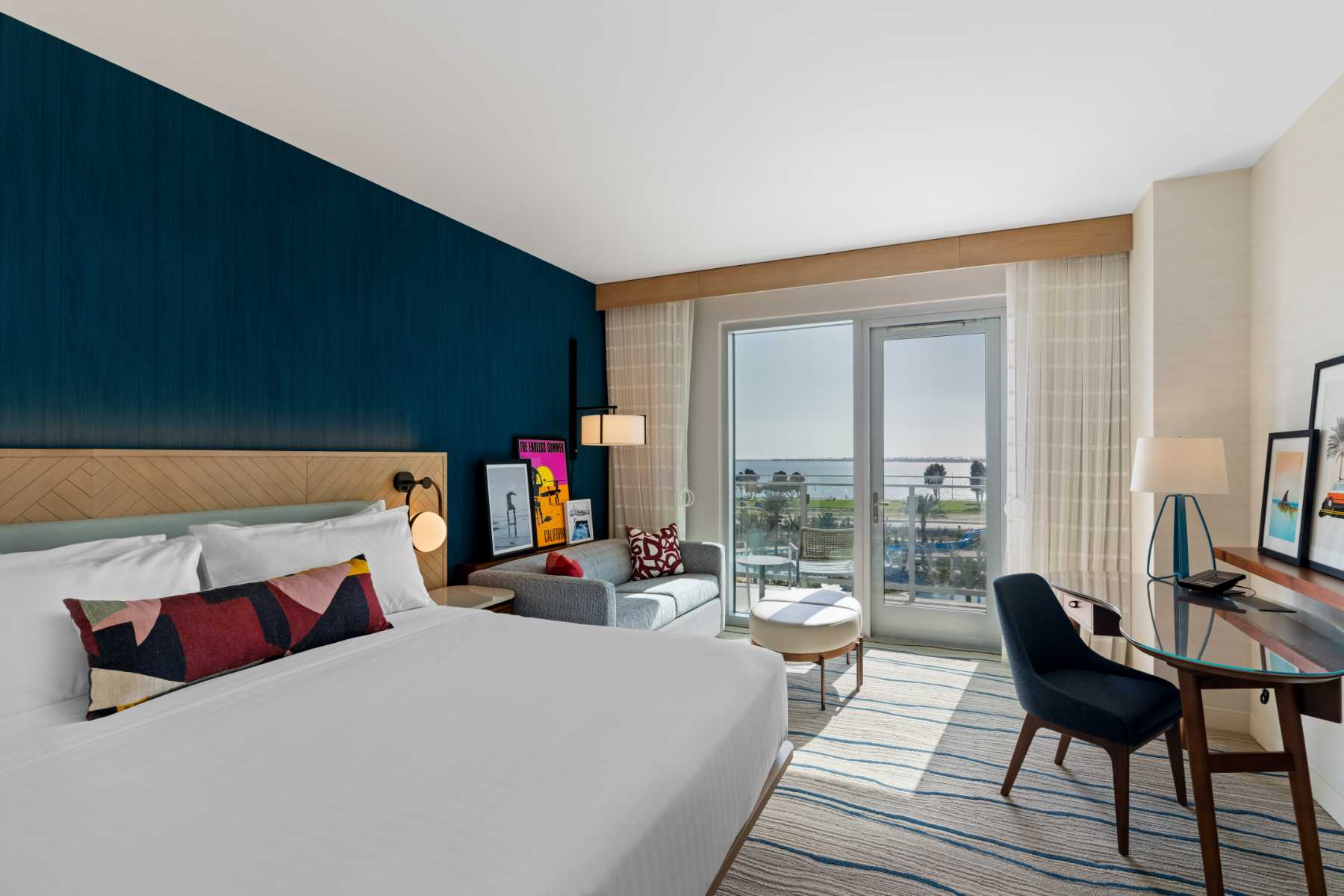 Gaylord Pacific Guest Room - King Bay View Balcony