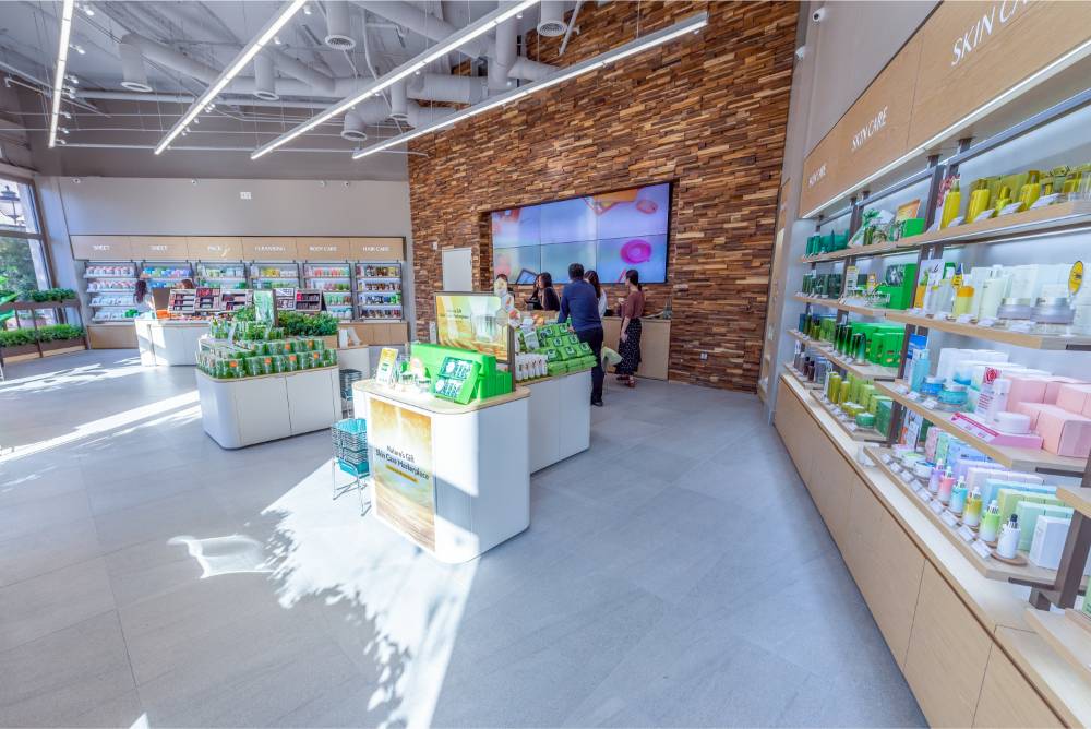 IrvineSpectrumCenter-NatureRepublic-October2019-AL1_5492