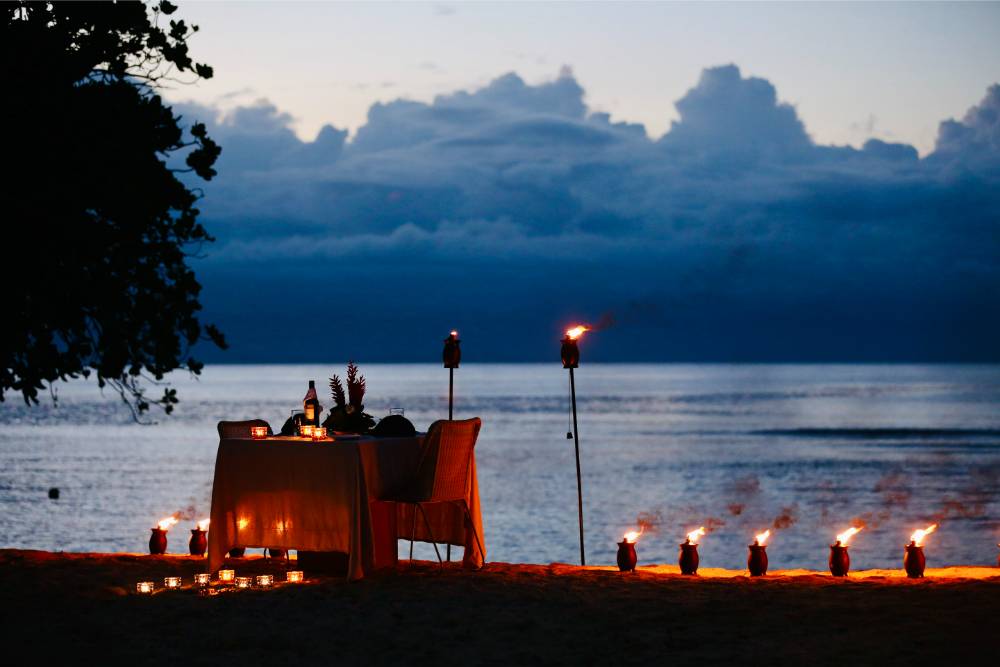 Tides Reach Resort Beach Dinner