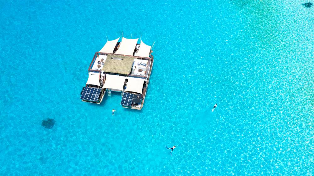 Tourism Fiji Cloud 9101921-56