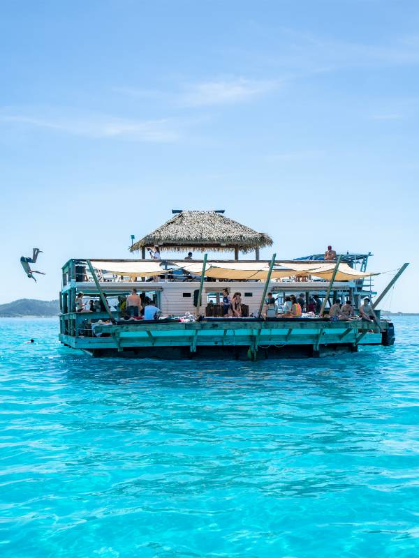 Tourism Fiji Cloud 9101922-56