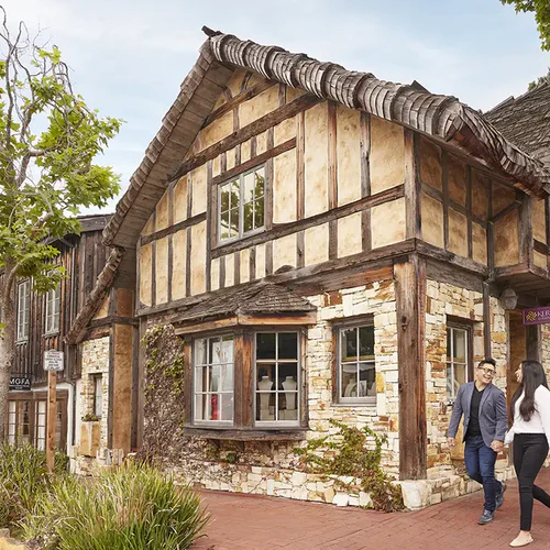 Storybook Escape Carmel-by-the-Sea