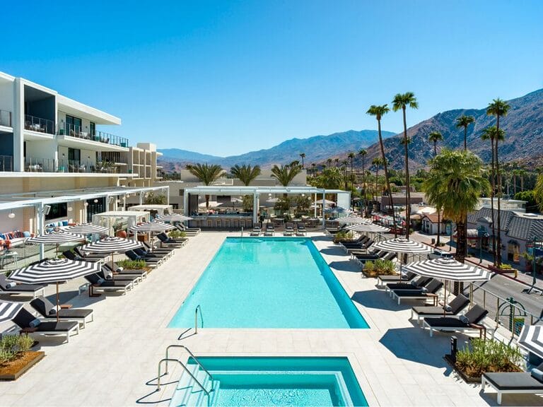 Thompson Palm Springs Pool and hot tub