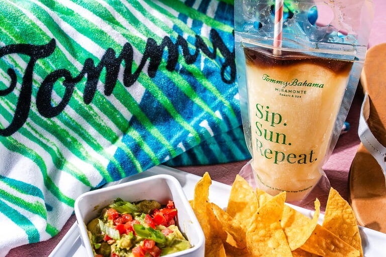 Tommy Bahama Miramonte Resort Pool Chips, Icy