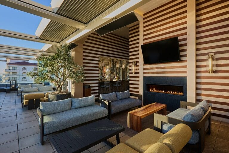 Offshore 9 Rooftop Lounge 2025_Offshore_2_v2_